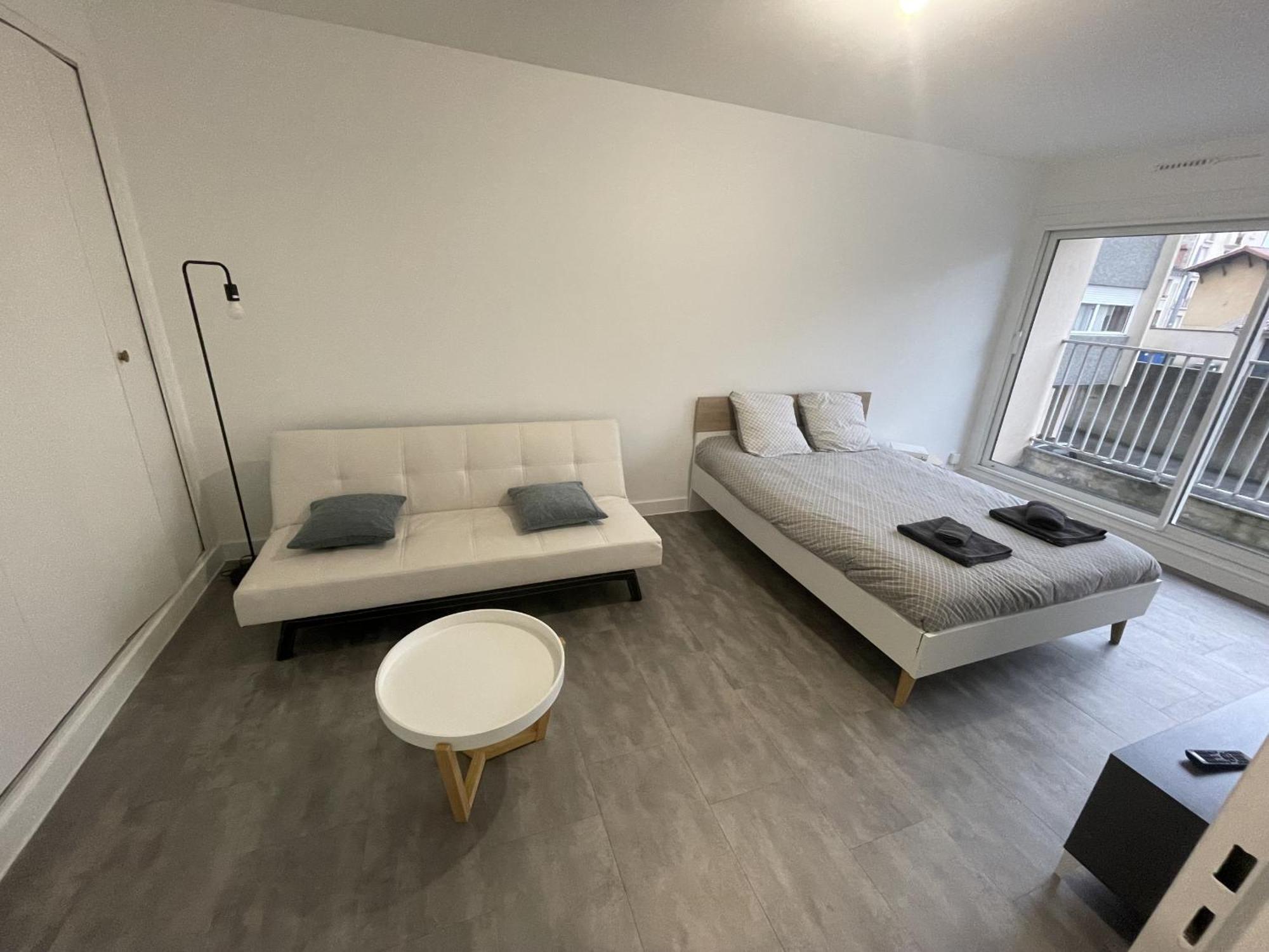 Logement Neuf A Proximite Du Centre Ville Avec Parking Limoges Bagian luar foto