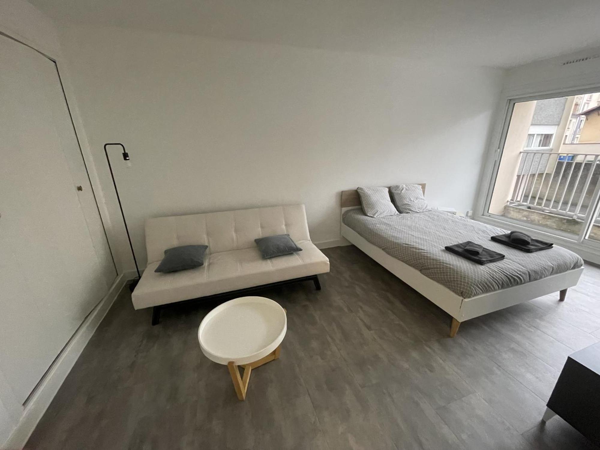 Logement Neuf A Proximite Du Centre Ville Avec Parking Limoges Bagian luar foto